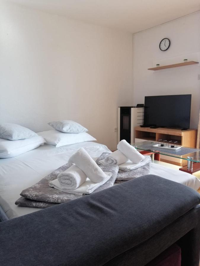 פודגורה Apartmani Gareljic מראה חיצוני תמונה